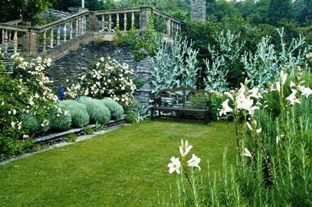 a12 bench below dutch garden